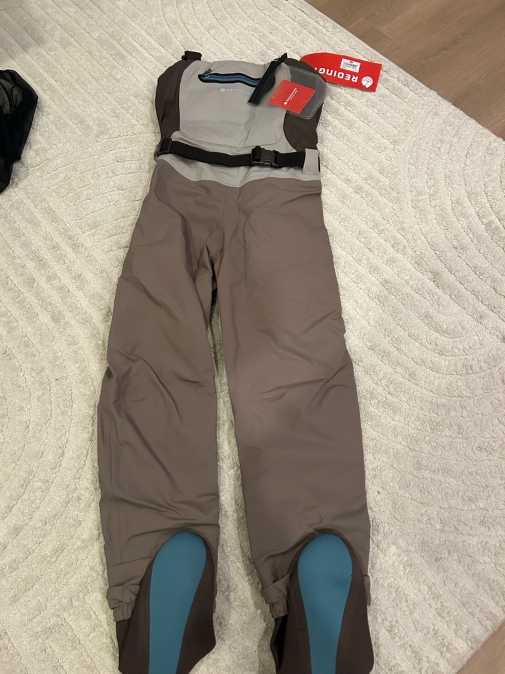 Redington Women's Grey Fishing Waders - Picture 2 of 9